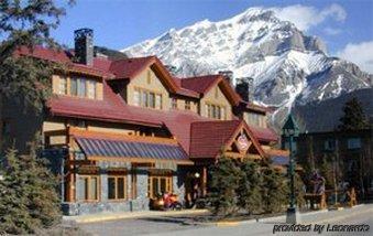 Rundle Manor Hotel